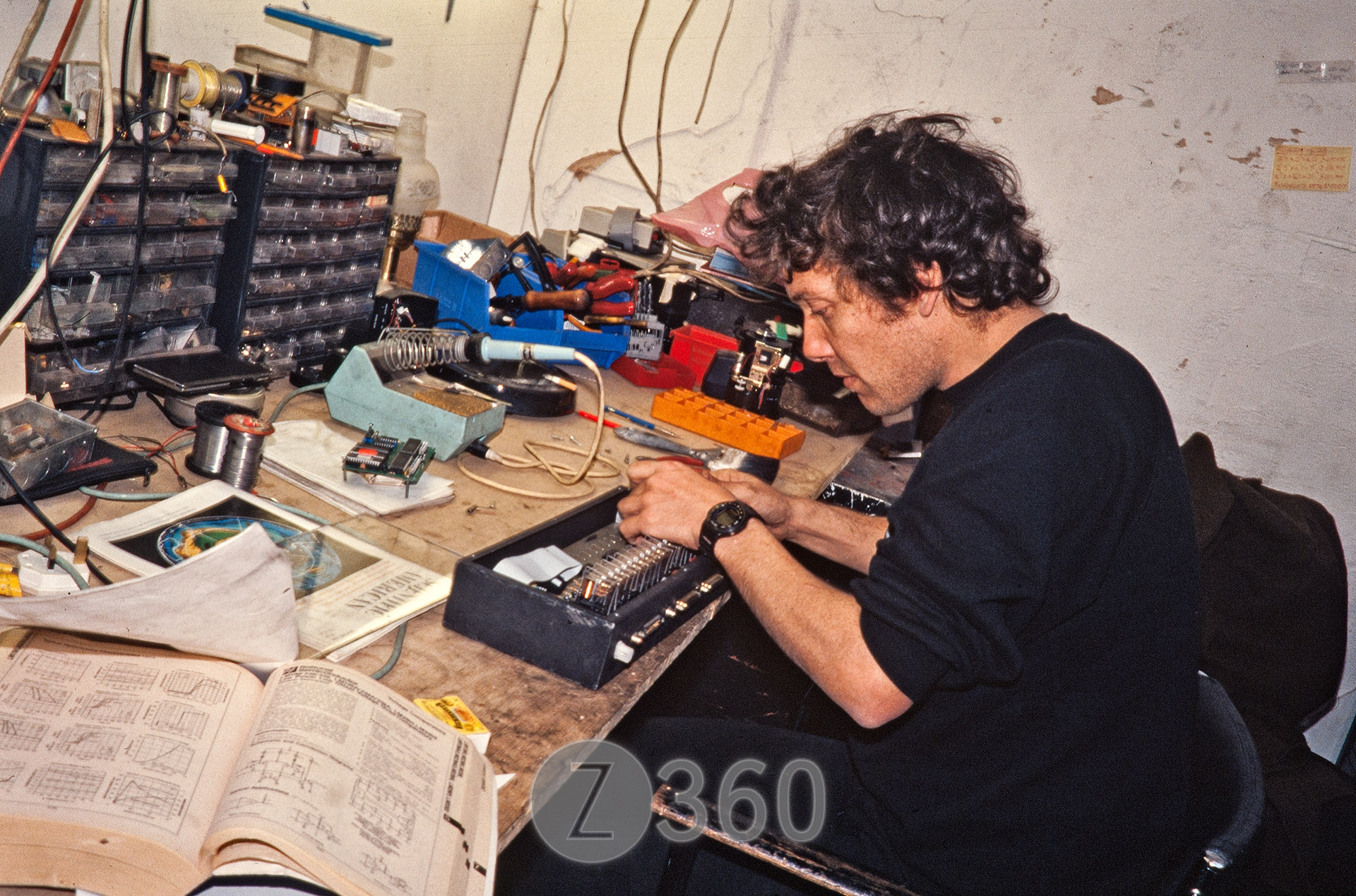 Tony electrics at Jim Whiting Workshop